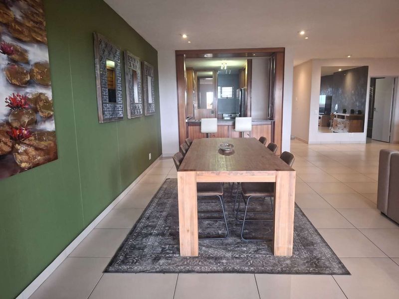 A LUXURIOUS THREE BEDROOM FURNISHED APARTMENT - Photo 7