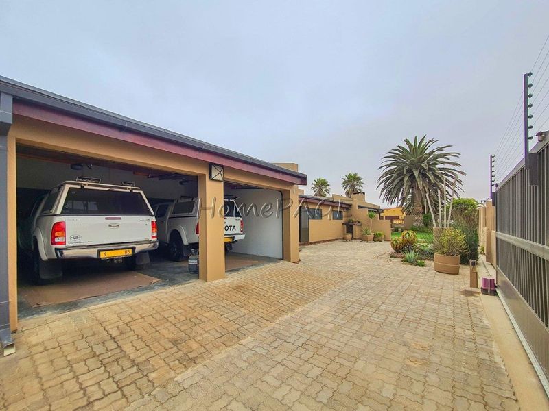 Ext 4, Henties Bay:  Stunning, spacious 4 Bedr Home is for Sale - Photo 5