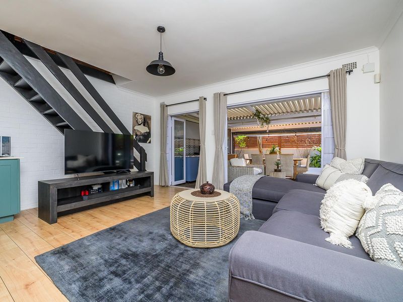 Modern 3 Bedroom Townhouse | Walk to Umhlanga Beach | Private Garden | Exclusive Mandate - Photo 5