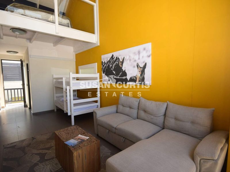 FULLY FURNISHED AND EQUIPPED SELF- CATERING APARTMENT  FOR SALE IN CBD - Photo 2