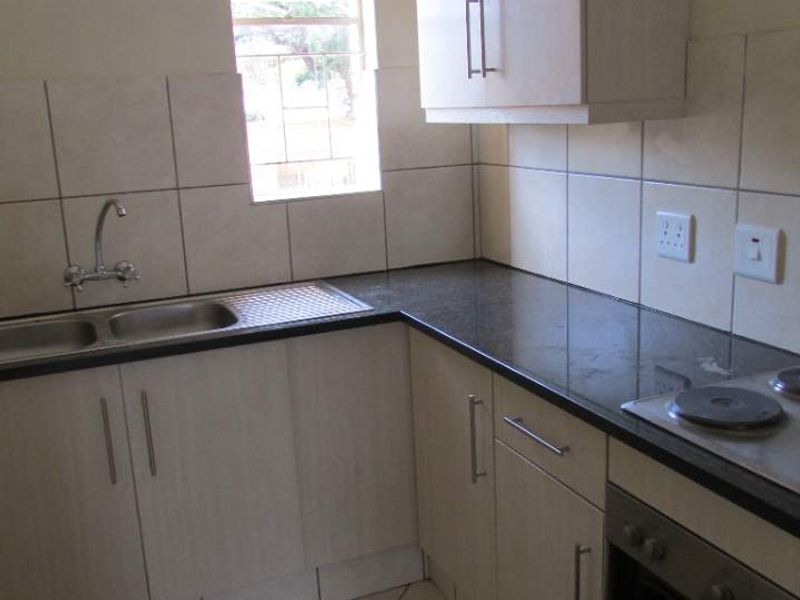 2 BEDROOM FLAT TO RENT IN KWAGGASRAND - Photo 4