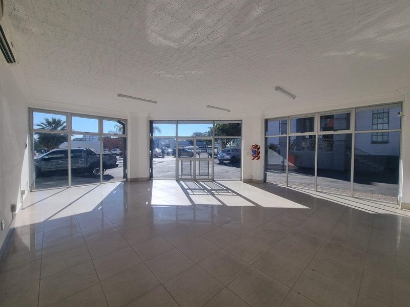 Retail/Office space with shopfront - Photo 1
