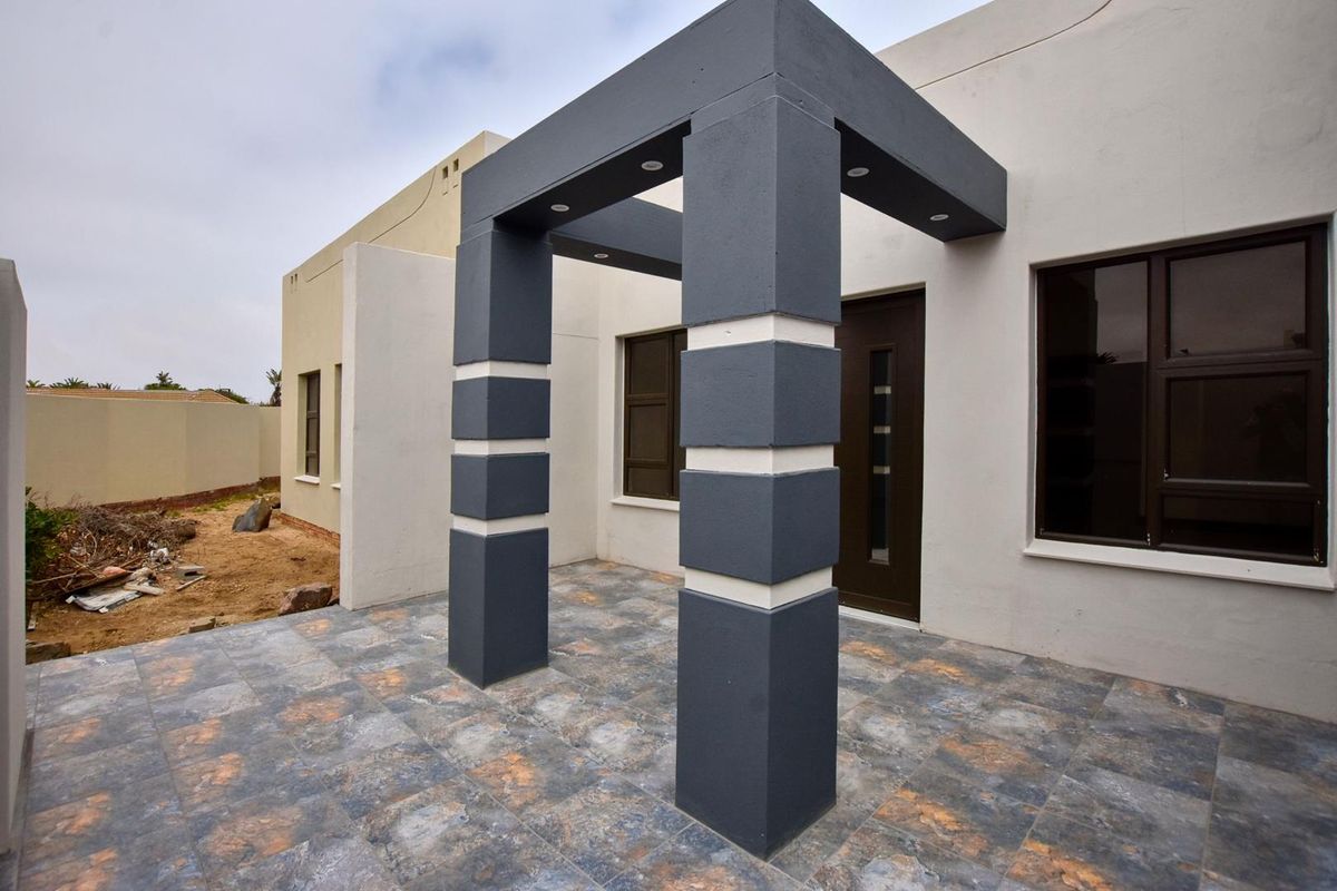 Meersig, Walvis Bay:  Newly Renovated home in Meersig Proper is for Sale - Photo 4