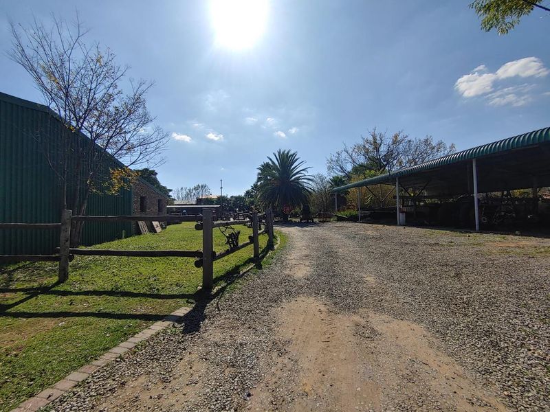 Income-Generating Smallholding with Multiple Rental Units, Workshops & Equestrian Facilities - Photo 4