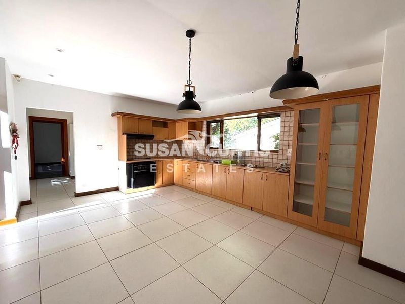 Large Family Home - Photo 6