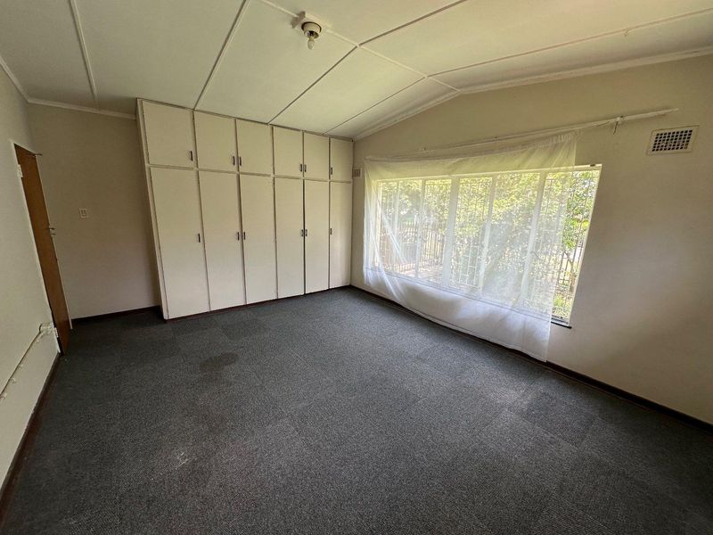 6 Bedroom home for sale - Photo 7