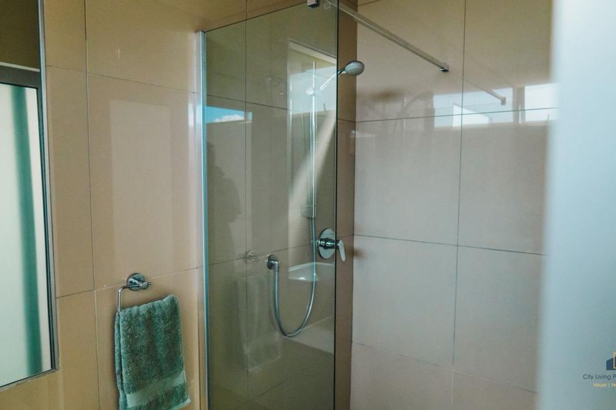 WELL SOUGHT AFTER FULY FURNISHED, APARTMENT TO RENT IN WINDHOEK CBD!! FREEDOM PLAZA!! AVAILABLE IMMEDIATELY!!! - Photo 3