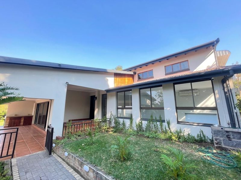 Family Home with Exceptional Entertainment Area - Photo 1