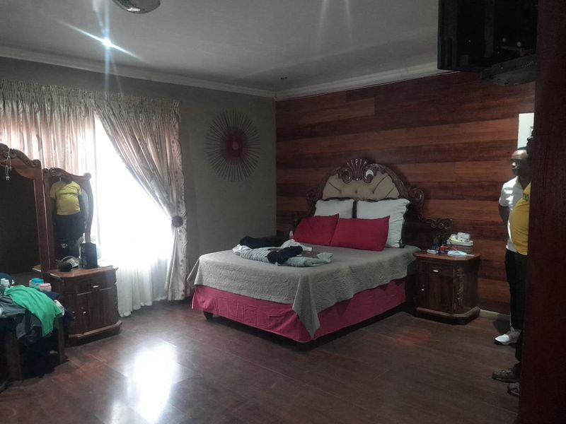 Spacious family home on a massive stand - Photo 6