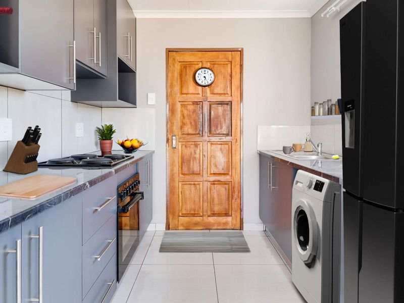 NEW DEVELOPMENT, ALL COSTS INCLUDED, FULL TITLE STANDS. NO DEPOSITS / 100% BONDS (dependent on client profile) - Photo 8