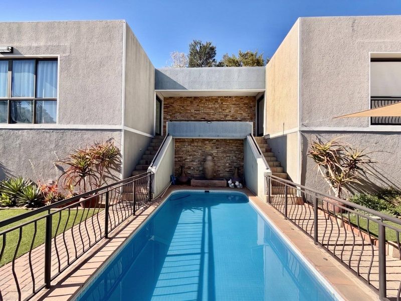 4 Bedroom House For Sale in Luxury Hill - Photo 3
