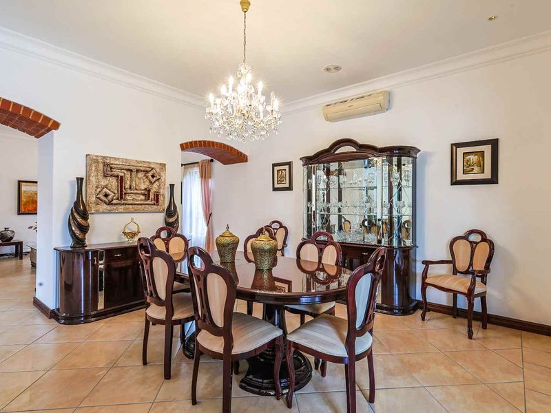 This spacious fully furnished 4-bedroom, 3.5-bathroom home offers comfortable family living with generous entertainment areas and modern conveniences. - Photo 10