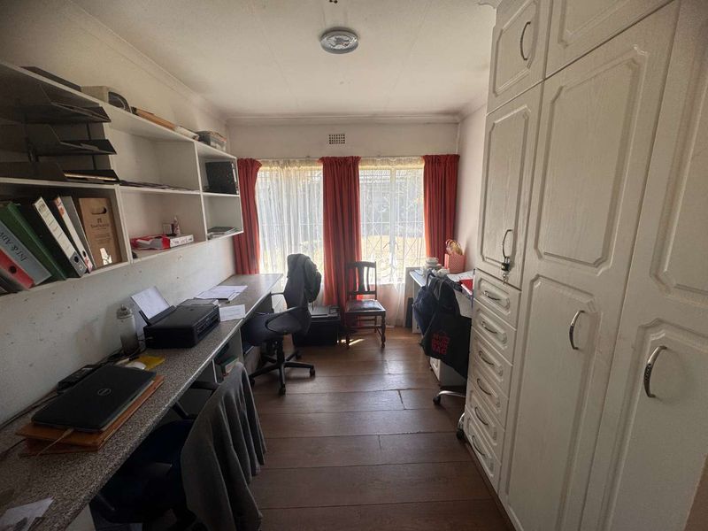 Large Family home with Flatlet for sale - Photo 6
