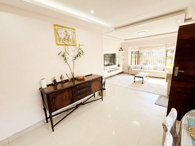 3 BED 2 BATH UNFURNISHED CLUSTER MORNINGSIDE FOR RENT - Photo 10