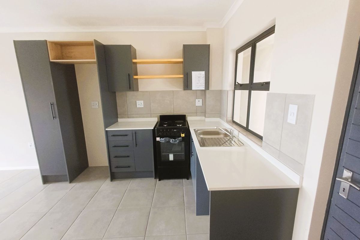 FOR RENT  |  Hillcrest  |  Kings Gate Estate  |  3 Bedroom Apartment - Photo 2