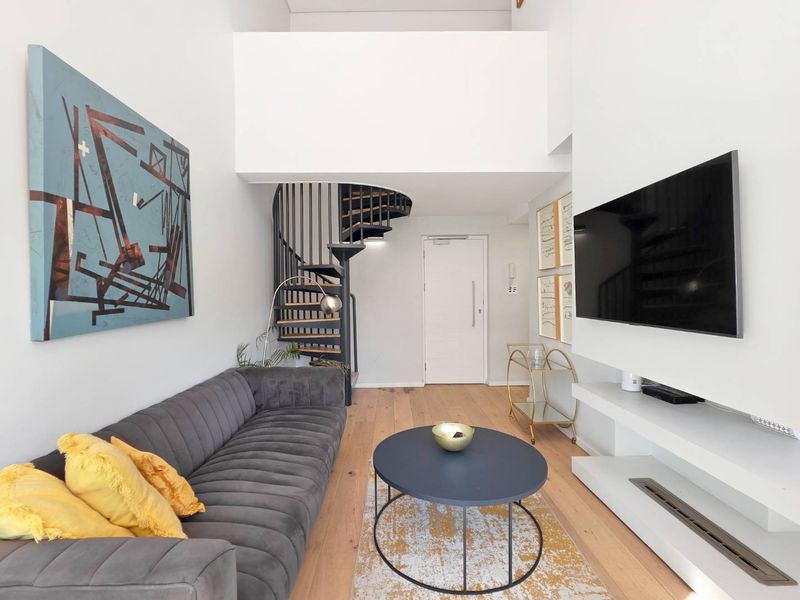 Location, Lifestyle, Convenient - Photo 4