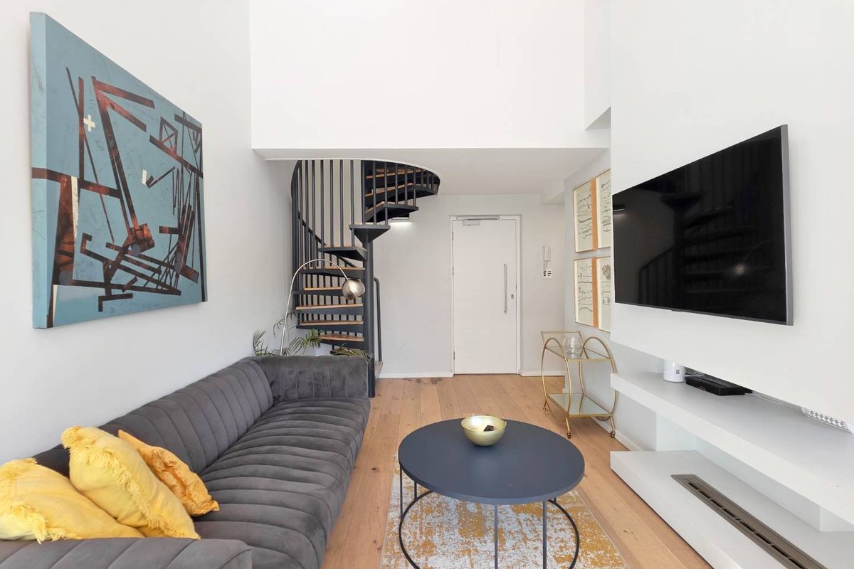 Location, Lifestyle, Convenient - Photo 4