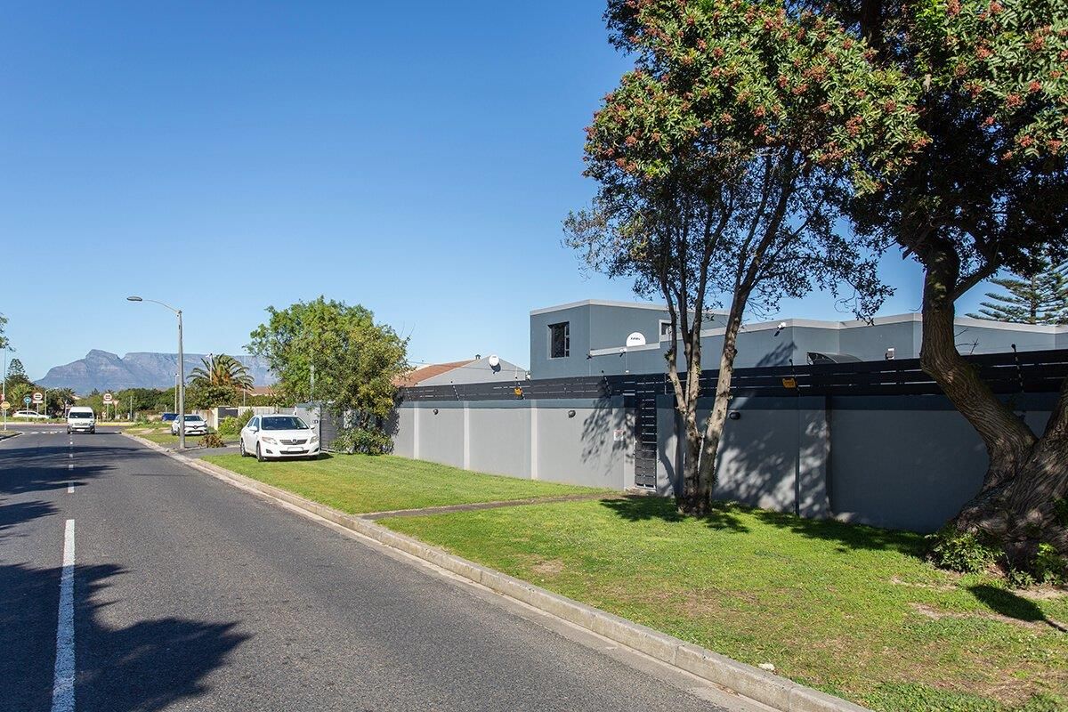 Prime Investment Meets Luxury Lifestyle - Photo 3