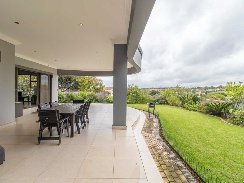 Elevated Golf Estate Living - Photo 2