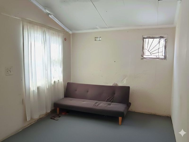 Charming 2-Bedroom House in Kuyasa - Spacious and Inviting - Photo 3
