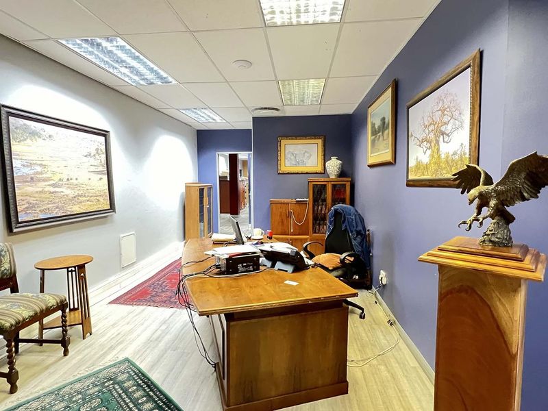 OFFICE BLOCK FOR SALE - Photo 8