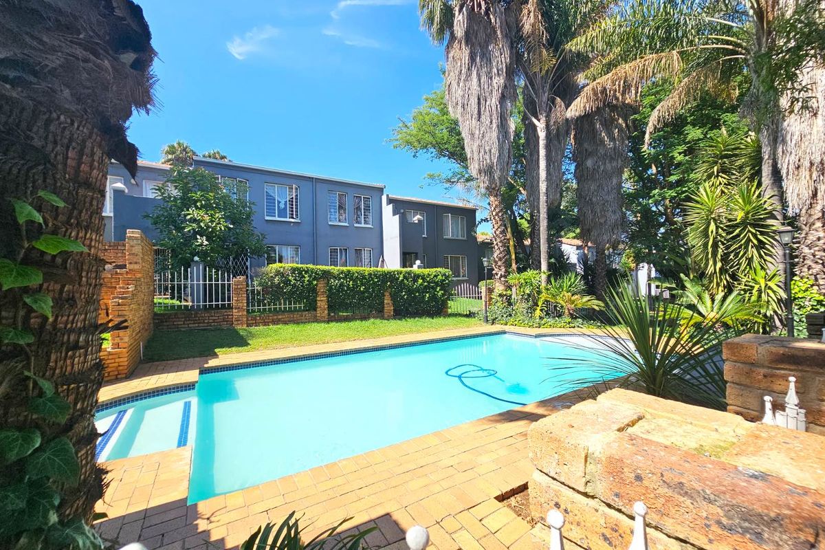 Three-Bedroom Unit Close to Everything in Radiokop - Photo 2