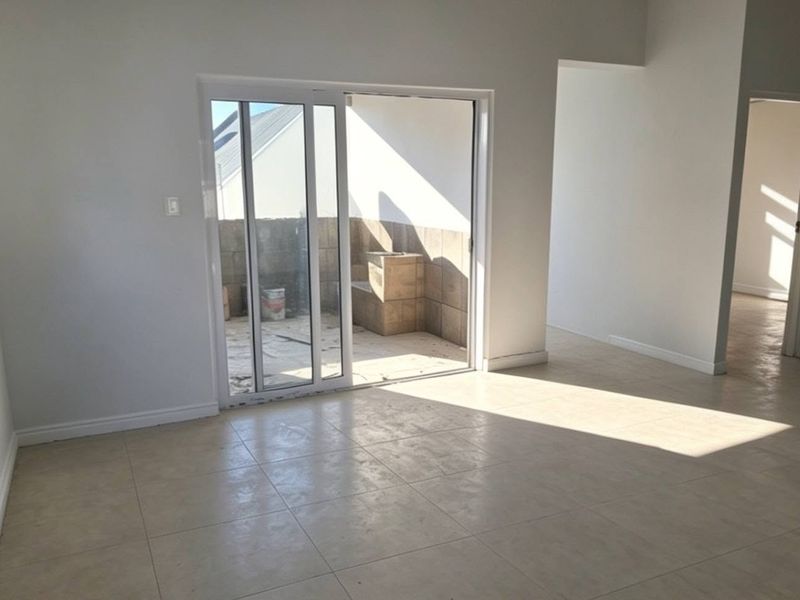 Modern 3-Bedroom Plot & Plan Home in Lampiesbaai – Brand-New Coastal Living - Photo 5