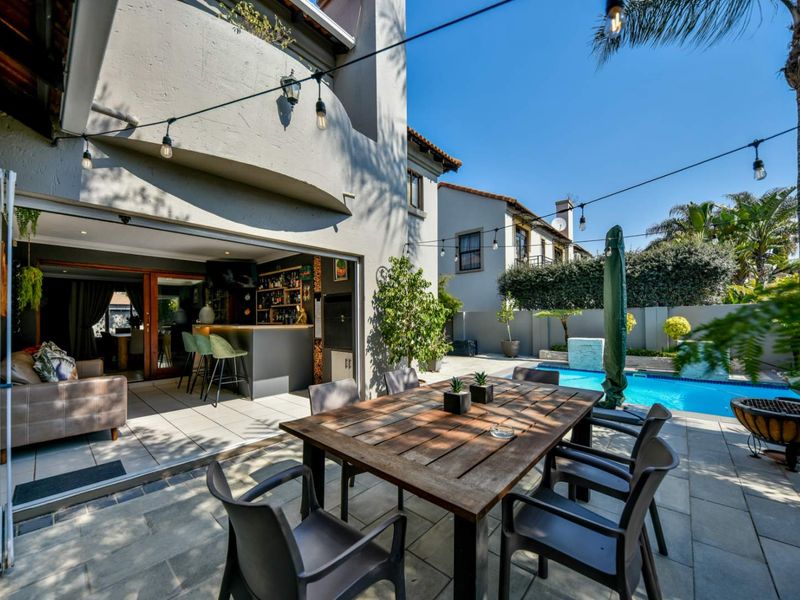 Immaculate three bedroom home in security estate - Moreleta park - Photo 6