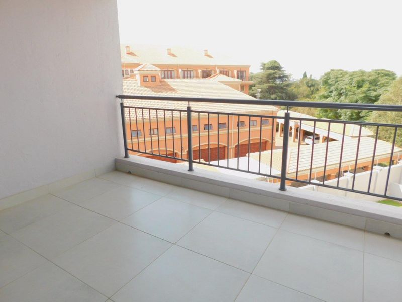 2 Bedroom unfurnished apartment in Morningside - Photo 4