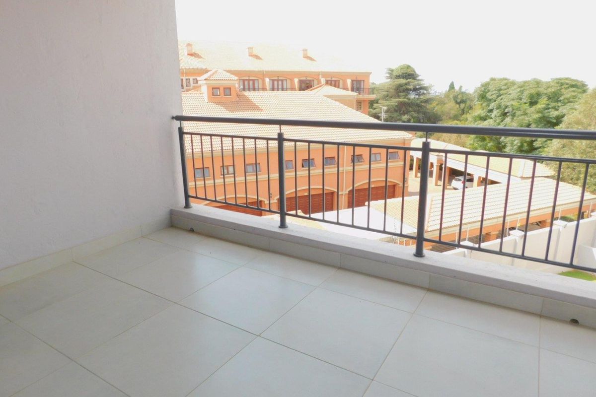 2 Bedroom unfurnished apartment in Morningside - Photo 4