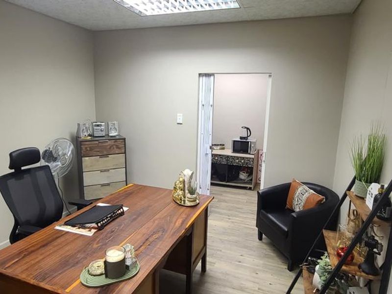 Centrally Located Office - Photo 8