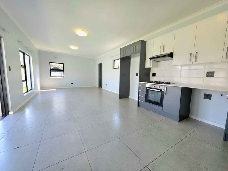 Convenience Meets Comfort in Welgelegen - Photo 9