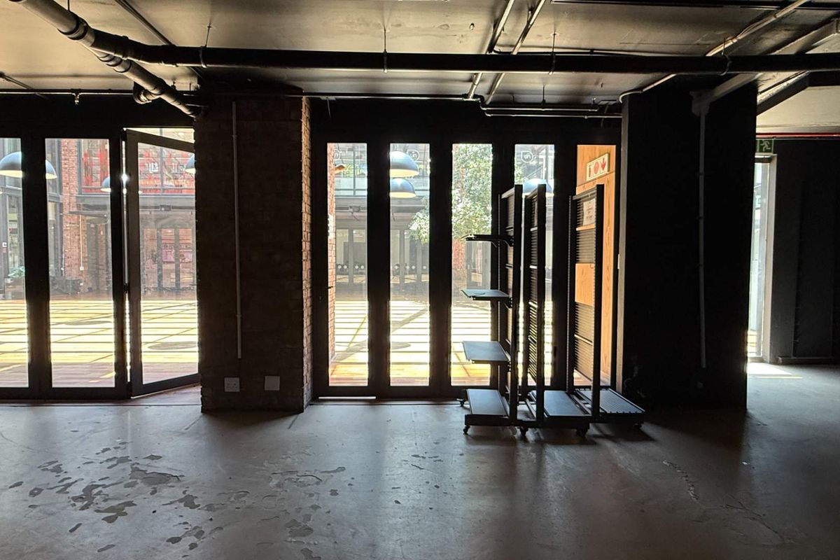 177m2 ground floor retail unit to let in Wembley Square - Photo 2