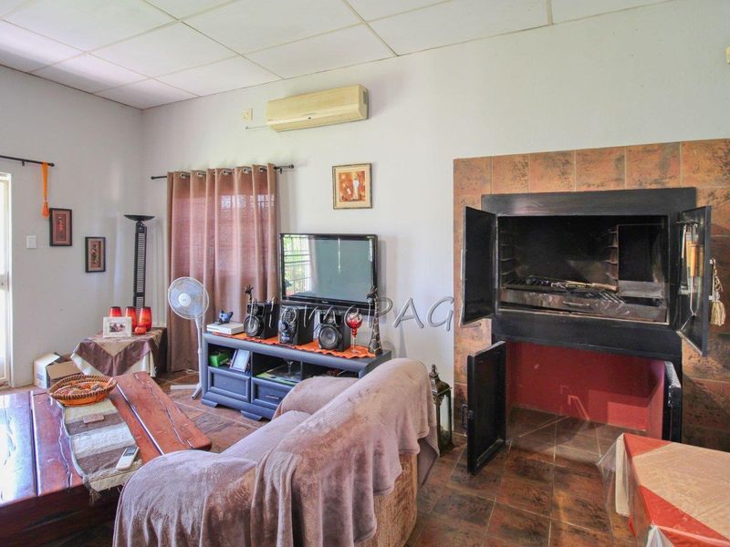 Otjiwarongo :  Entertainers Home For Sale - Photo 10