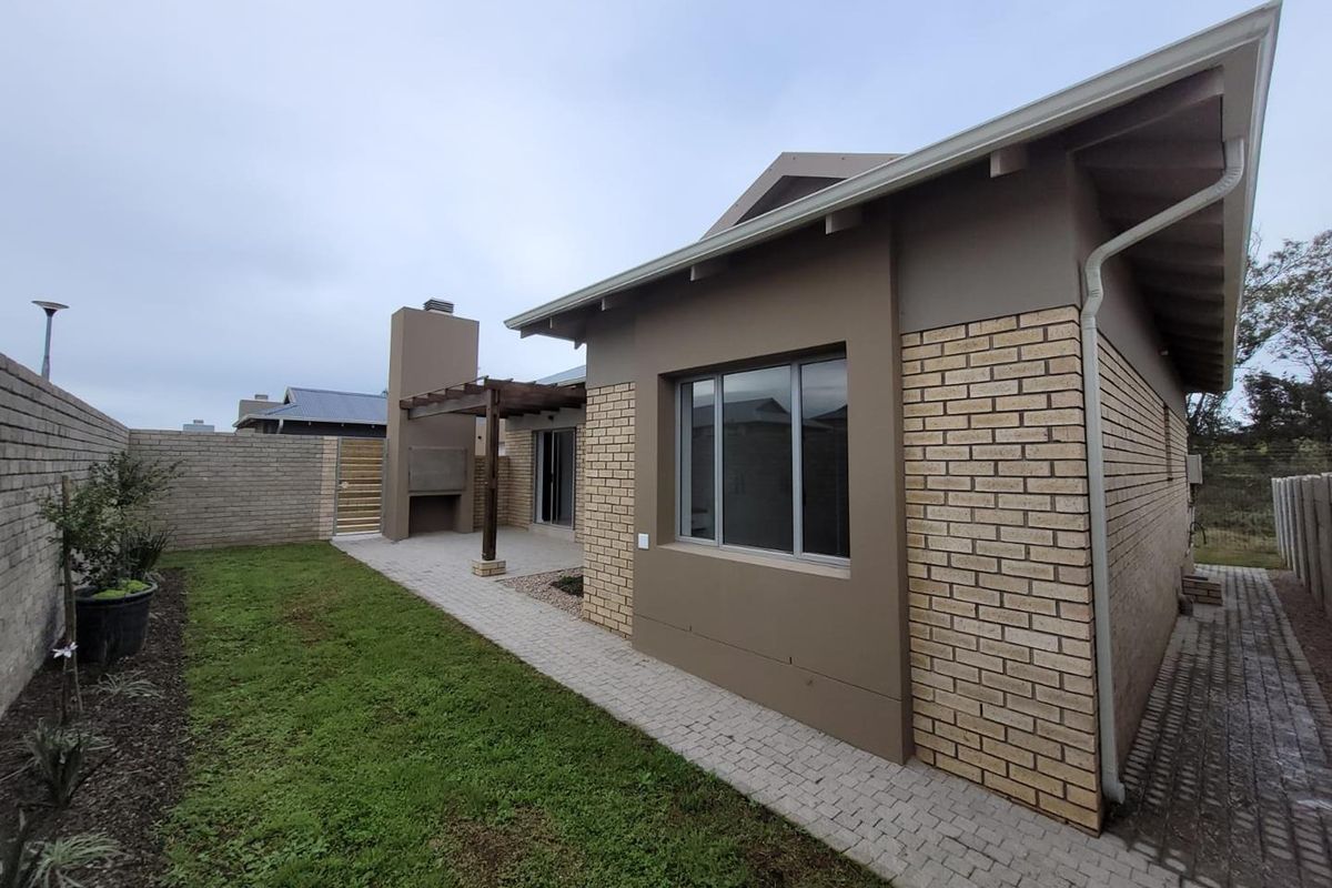 Mooikloof Country Estate 3 Bedroom House For Sale - Photo 2