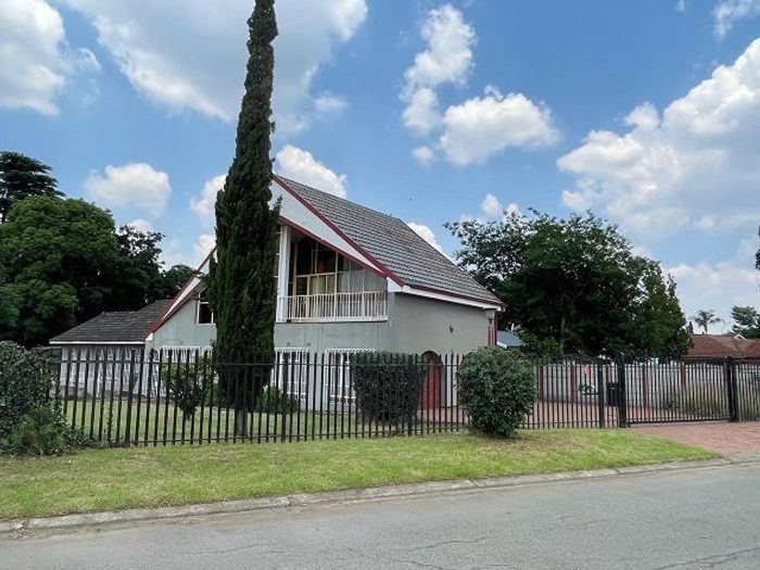 Property #2430511, House Sold in Mackenzie Park