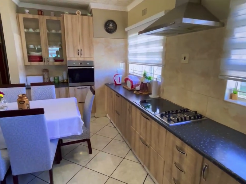 House for Sale in Alberton - Photo 8