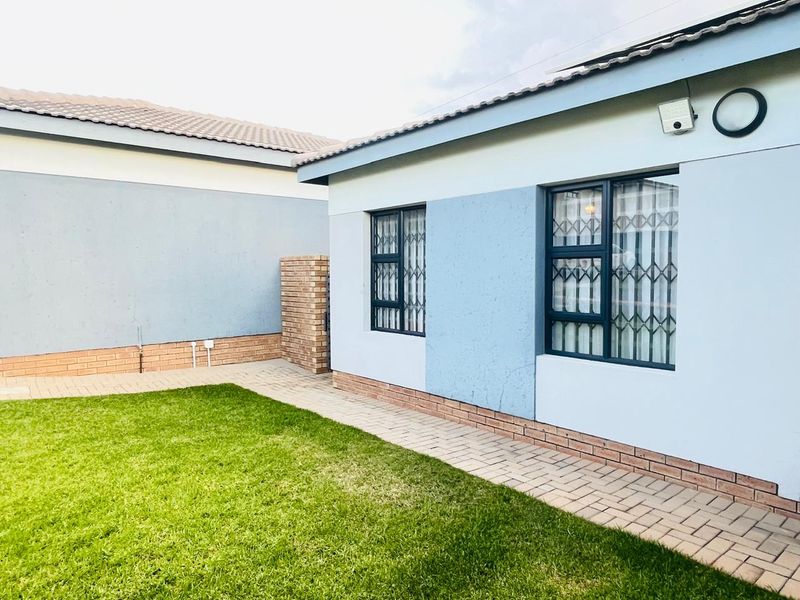 Discover Your Dream Home in Thatchfield's Newest Development - Photo 8