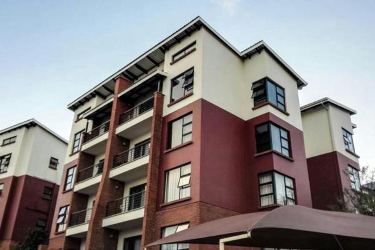 One Bedroom for Sale in Greenstone Hill - Photo 2