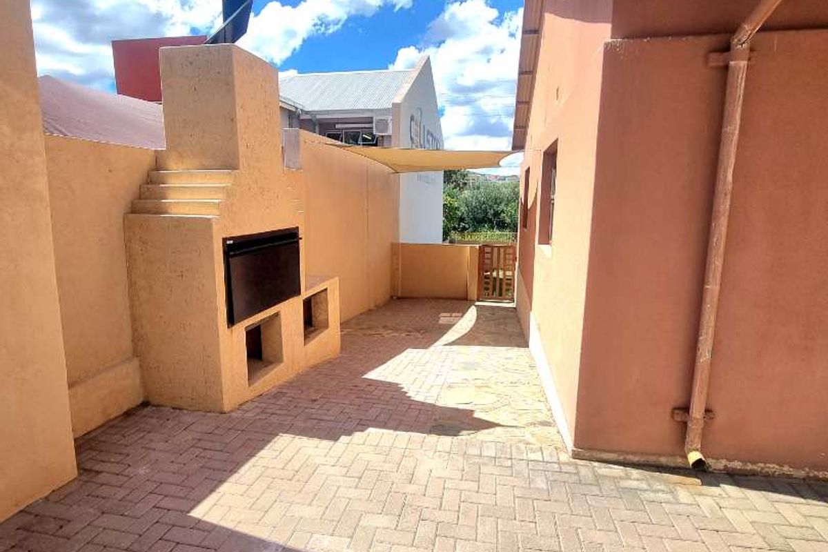 SPACIOUS OFFICES TO LET IN WINDHOEK NORTH - Photo 5