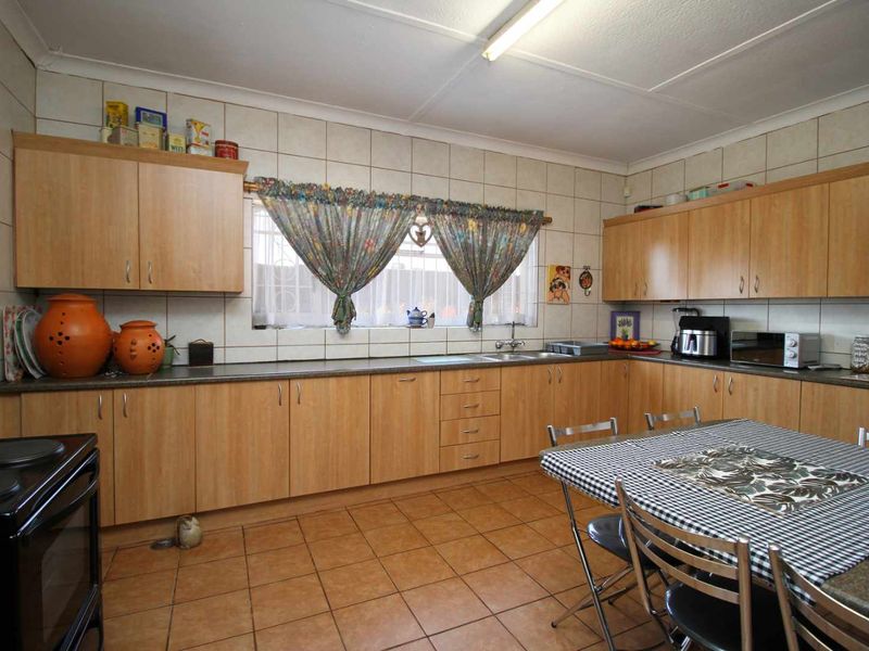 Spacious Family Comfort in a Peaceful Setting - Photo 2