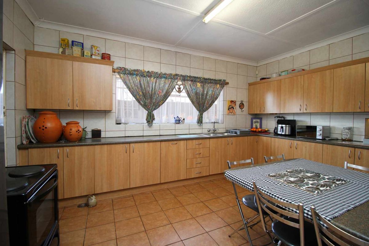 Spacious Family Comfort in a Peaceful Setting - Photo 2