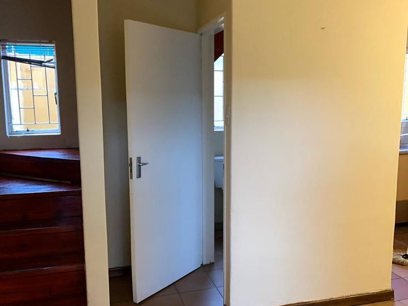 NEAT 2 BEDROOM TOWNHOUSE FOR SALE KHOMASDAL - Photo 3