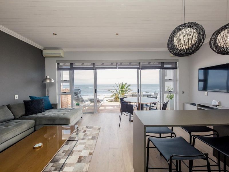 Camps Bay Luxury: Dual Airbnb Apartments with Ocean Views! - Photo 4