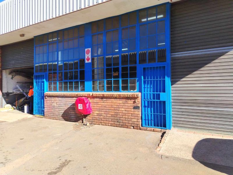 Prime Warehouse Lease in Alrode South: Elevate Your Business! - Photo 2