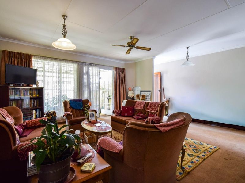 SUPERB VALUE RETIREMENT HOME - Photo 2