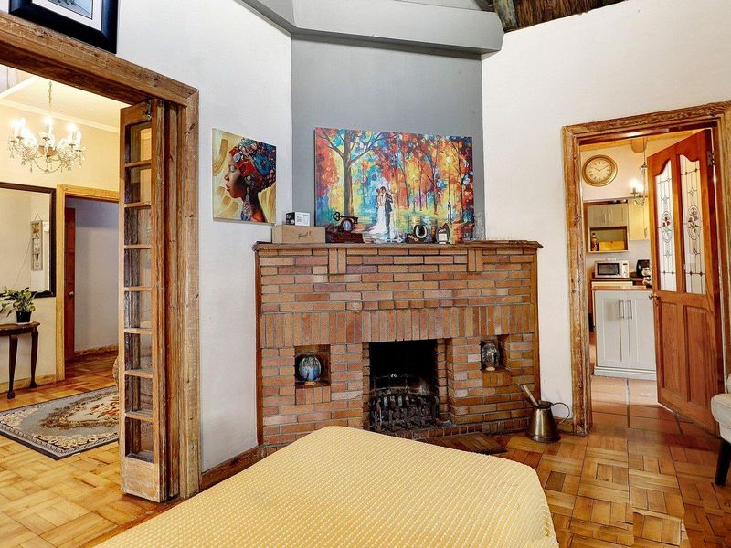 Beautiful and Unique home! - Photo 9