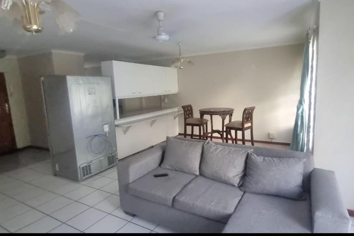 Charming 3-Bedroom Townhouse in Westdene - Photo 4