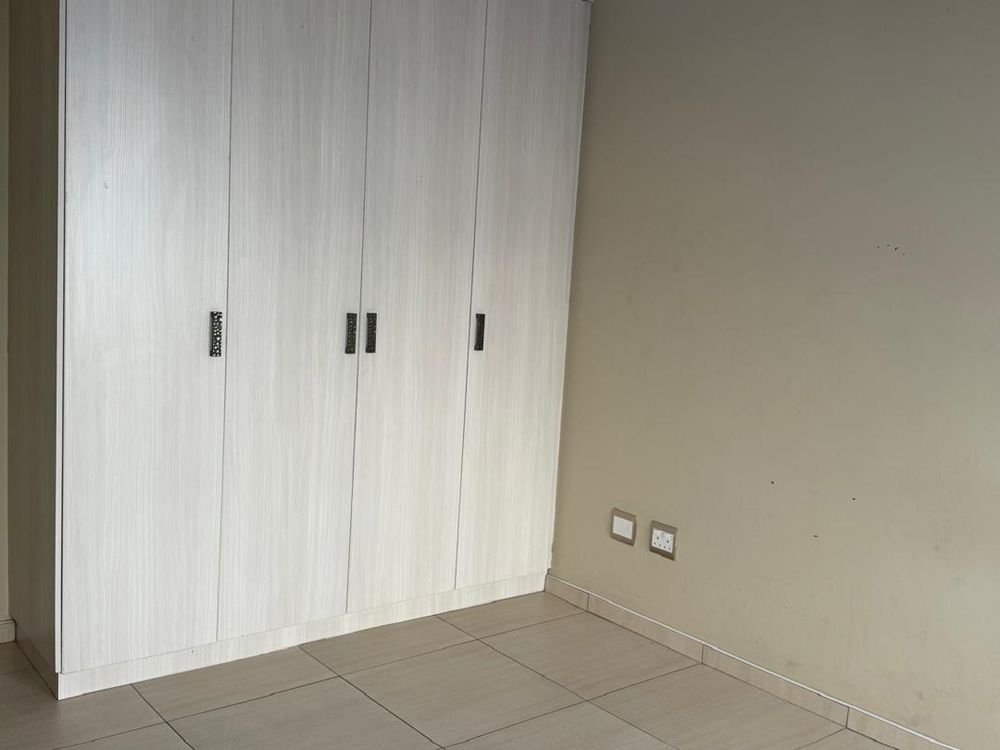 Bedroom 2 wardrob