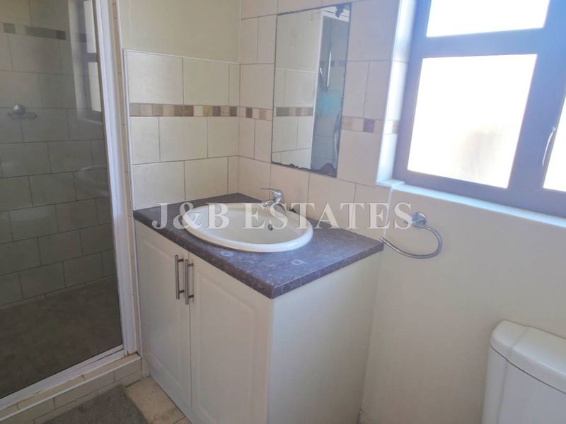 2 Bedroom Townhouse In Prime Area - Photo 10